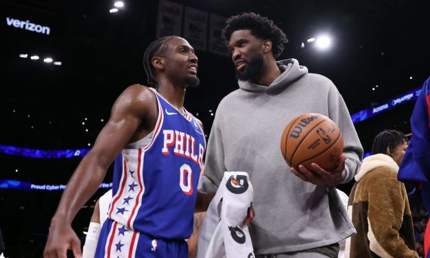 Maxey attacca Embiid: “Sei sempre in ritardo”