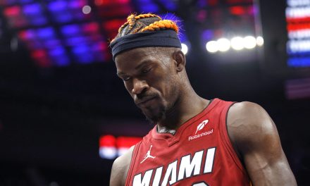 Jimmy Butler ha chiesto la trade… in conferenza stampa