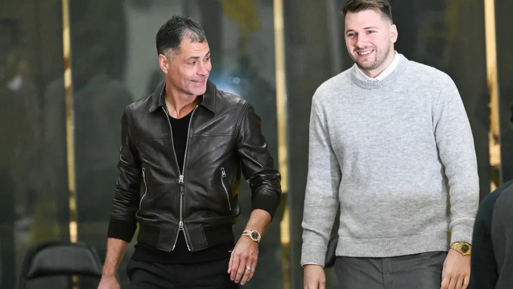 “Abbiamo dovuto mantenere il segreto”: Rob Pelinka racconta la trade Doncic