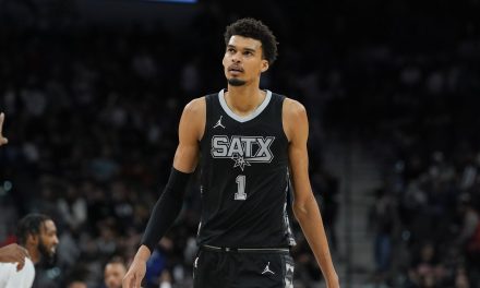 Wembanyama perderà il resto della stagione per trombosi venosa profonda