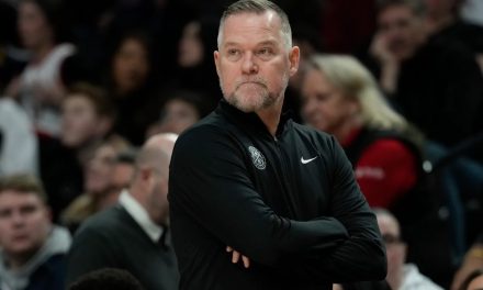 I Denver Nuggets non difendono, e nessuno ascolta Mike Malone