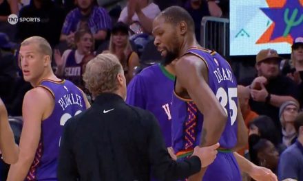 “Quasi amici”: la discussione a bordo campo fra Durant e Budenholzer