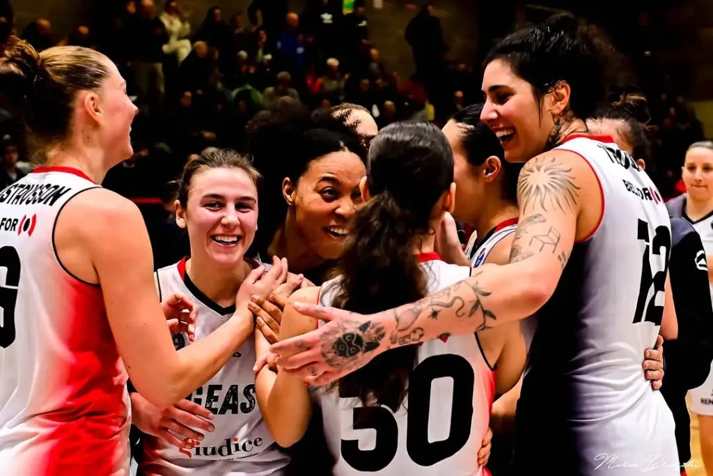 La squadra del Geas: Valeria Trucco, Alessandra Orsili, Tinara Moore, Elin Gustavsson, Jazmon Gwathmey