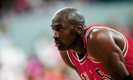 Tre delle cinque jersey più costose di sempre sono di… Michael Jordan