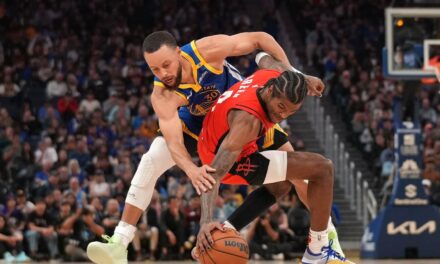 Jimmy Butler: “Non ho mai visto nessuno subire più falli di Curry”