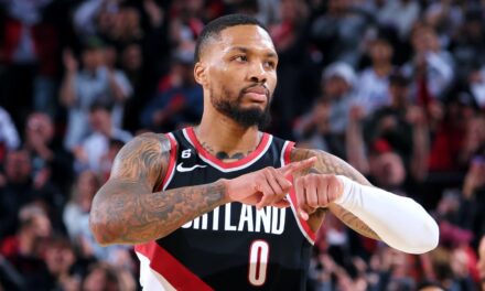 Damian Lillard torna a Portland (e non fa sconti)