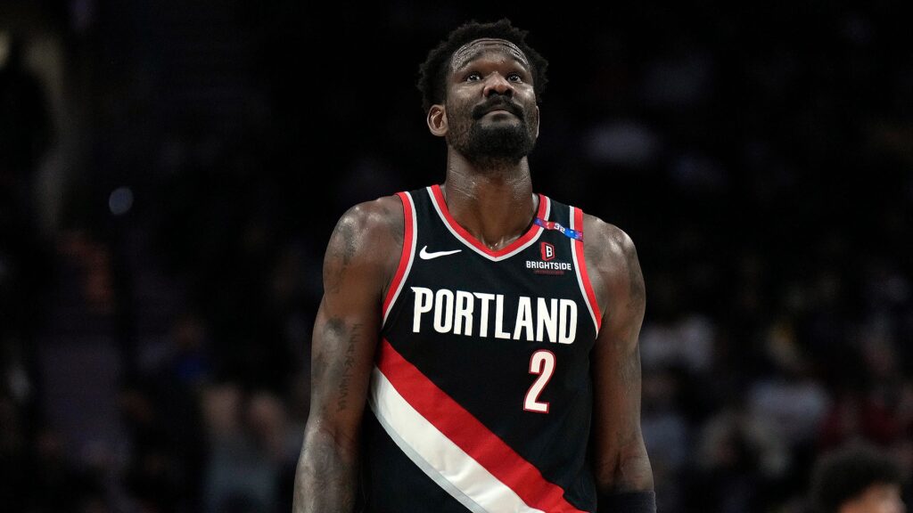 Deandre Ayton Lakers