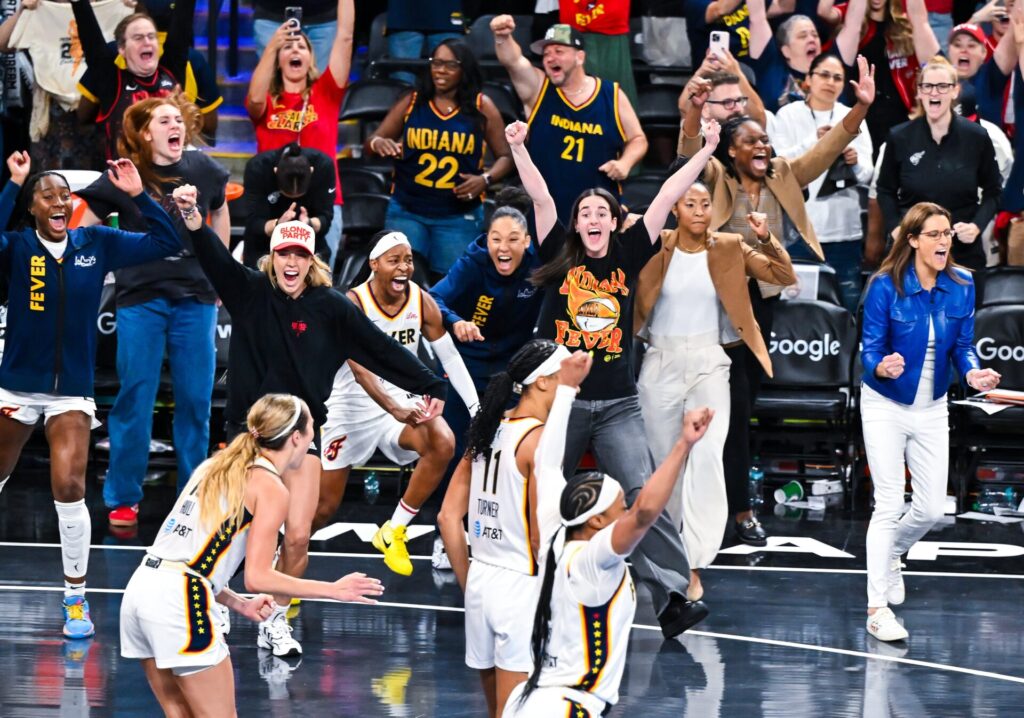 La panchina delle Indiana Fever, nei playoff di WNBA.