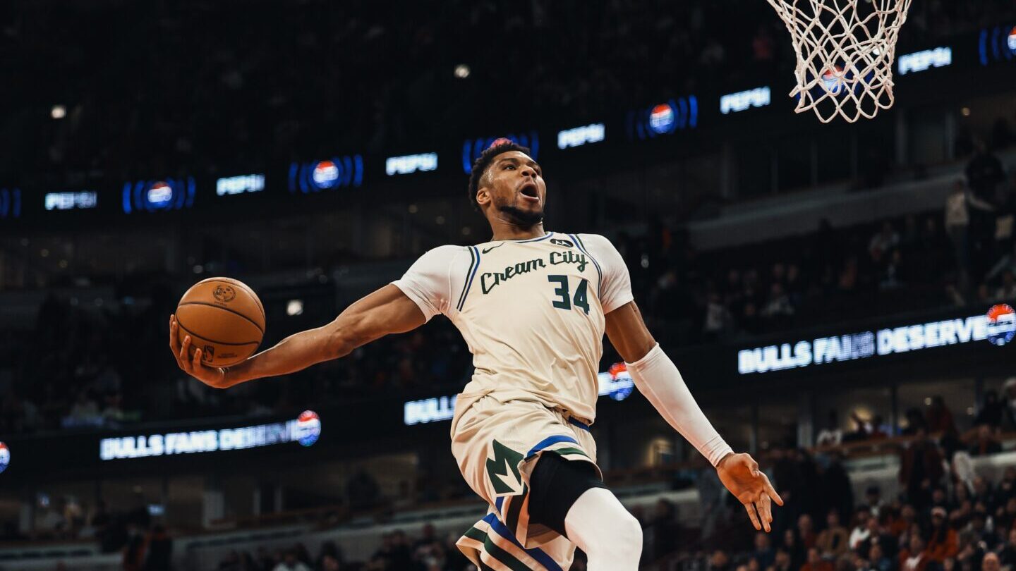 Giannis Antetokounmpo Milwaukee Bucks