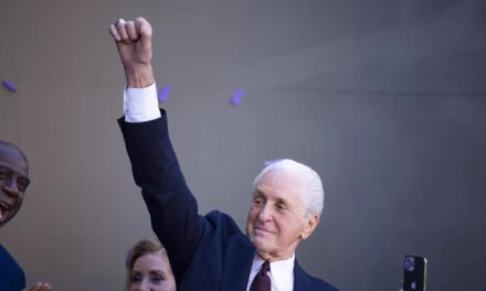 Il messaggio di Pat Riley ai Los Angeles Lakers