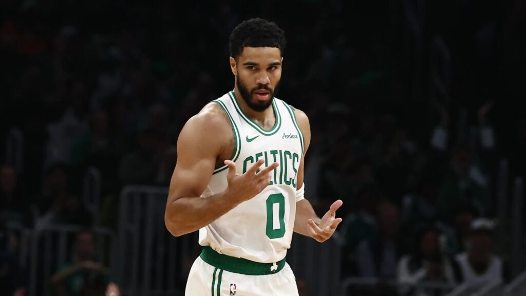 Jayson Tatum ai Celtics.