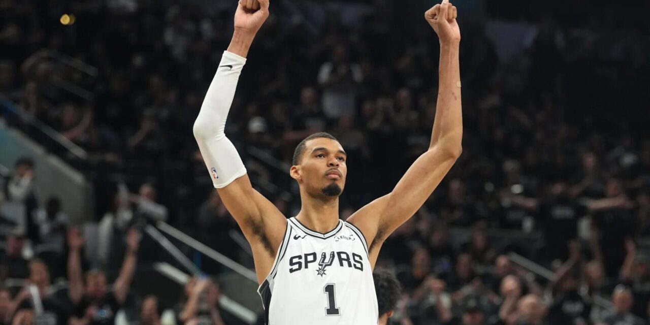 Wembanyama davanti al muro che ha fermato Jokic