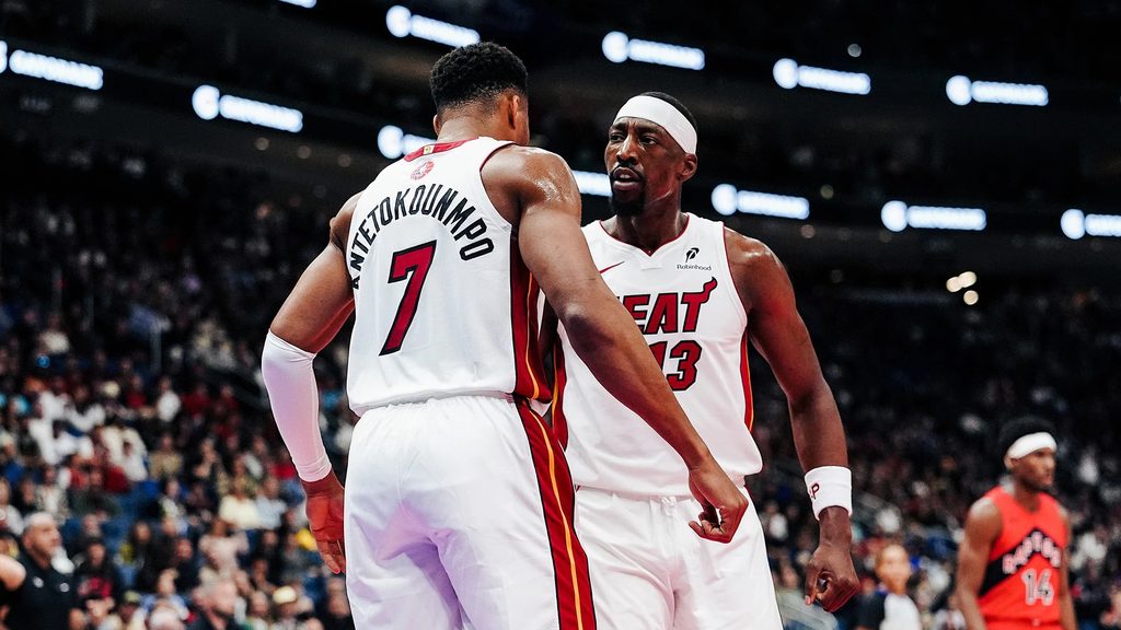 Giannis Antetokounmpo e Bam Adebayo nella preseason NBA dei Miami Heat
